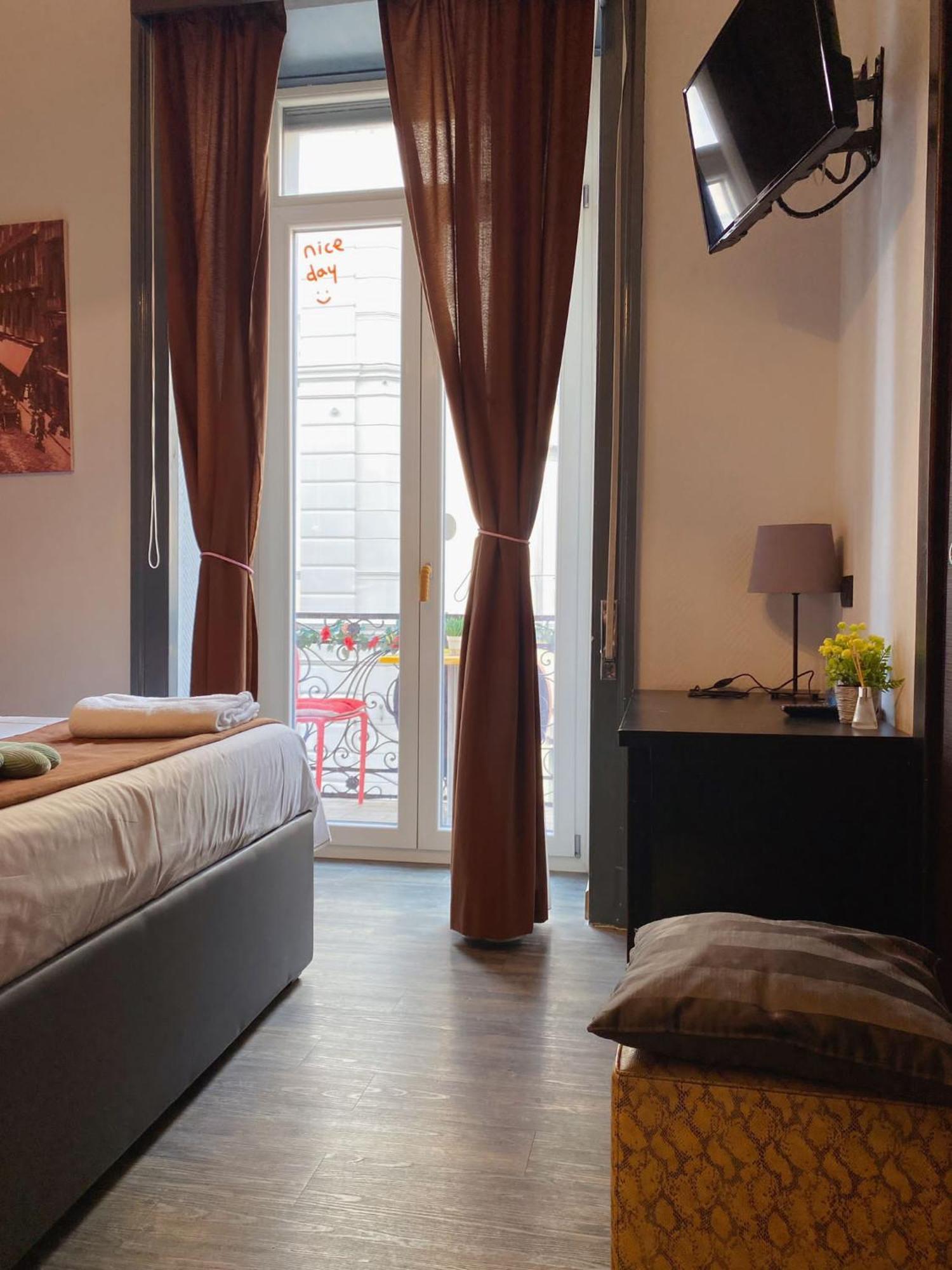 Dolce Vita Rooms Napoli Eksteriør billede