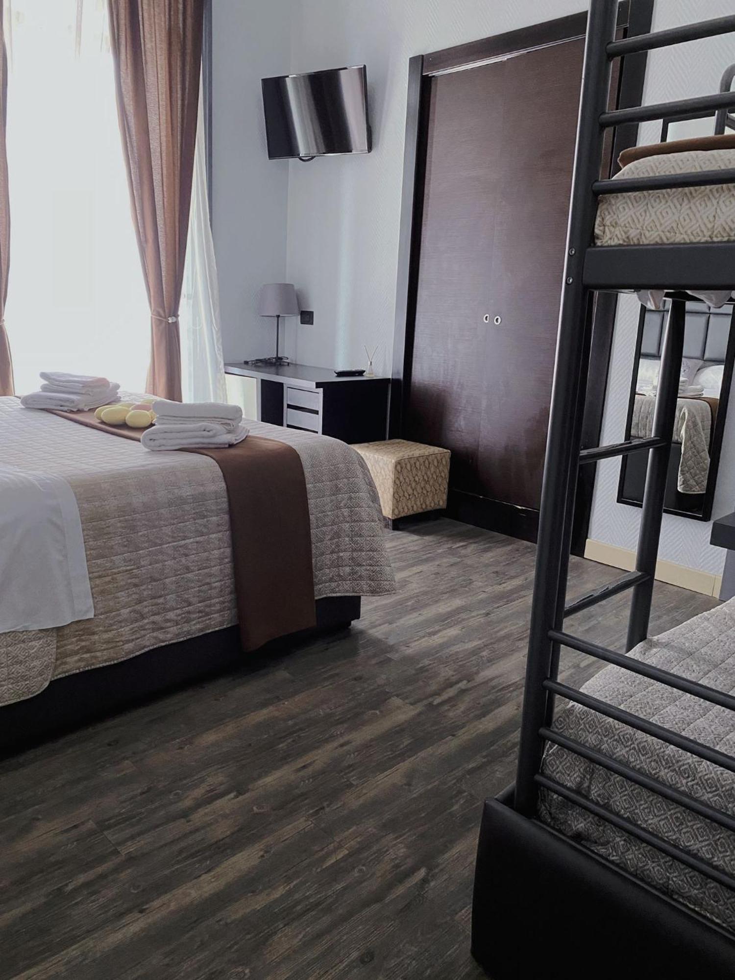 Dolce Vita Rooms Napoli Eksteriør billede