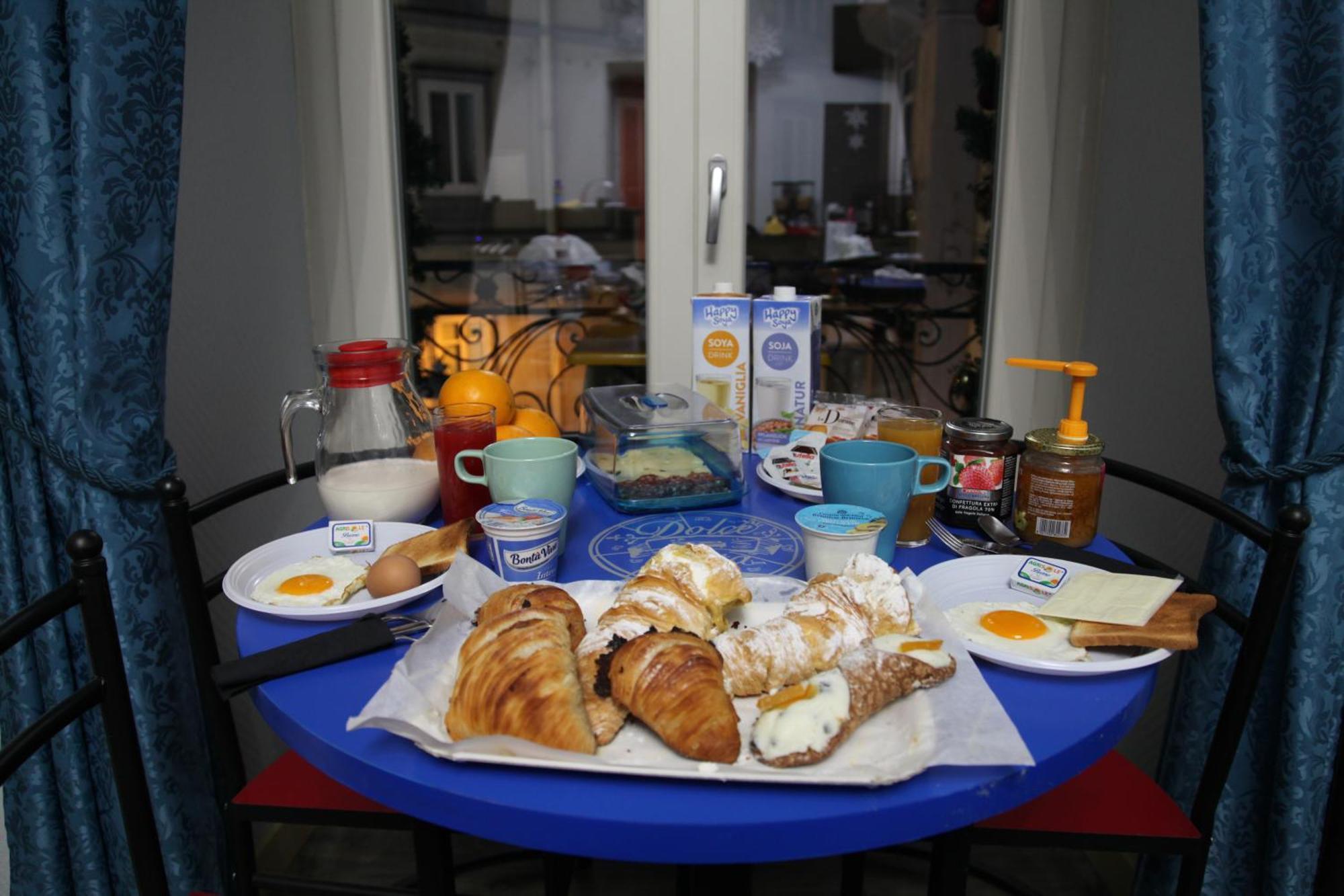 Dolce Vita Rooms Napoli Eksteriør billede